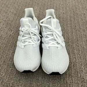 White Adidas Ultraboosts - barely worn